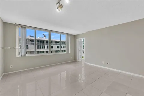 5401 Collins Ave # 312, Miami Beach FL 33140