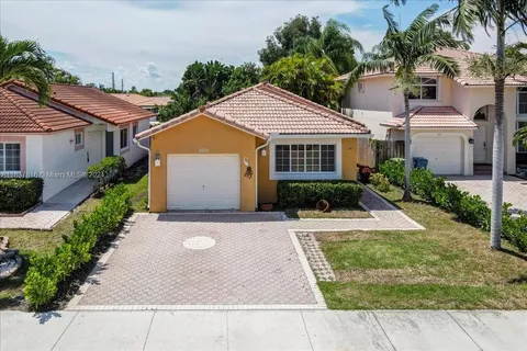 409 Kelly Ln, Weston FL 33326