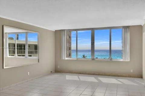 5401 Collins Ave # 428, Miami Beach FL 33140