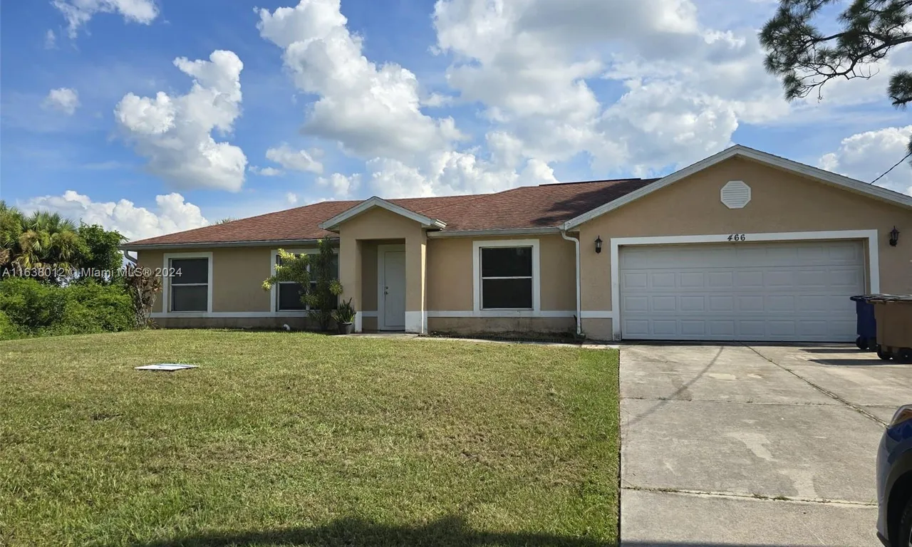 466 rewing st, Lehigh Acres FL 33974