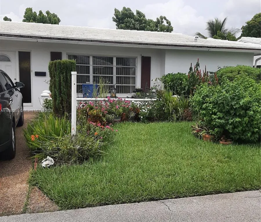 8407 NW 59th Ct, Tamarac FL 33321