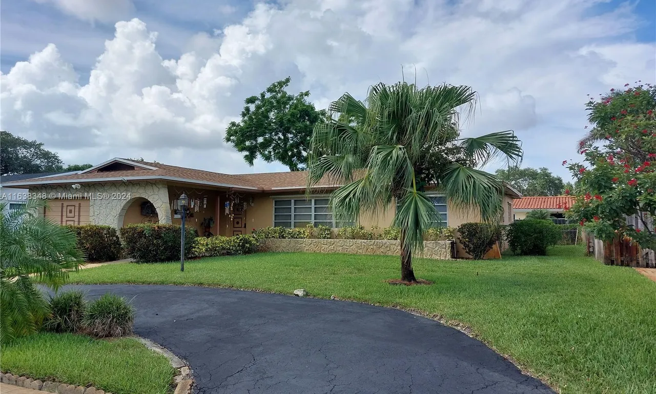 11131 NW 19th St, Pembroke Pines FL 33026