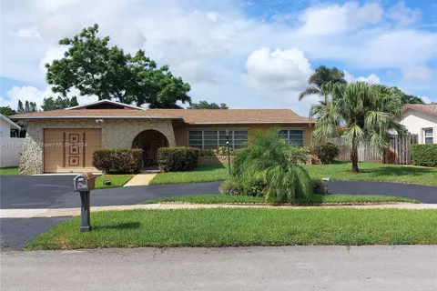 11131 NW 19th St, Pembroke Pines FL 33026