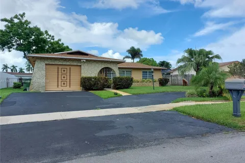 11131 NW 19th St, Pembroke Pines FL 33026