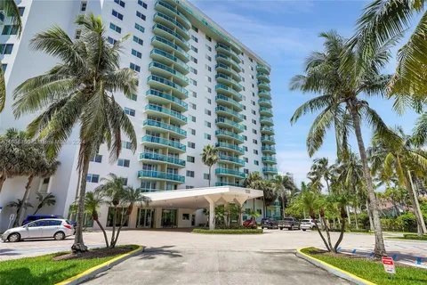 19380 Collins Ave # 822, Sunny Isles Beach FL 33160