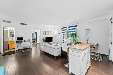 435 21st St # 212, Miami Beach FL 33139