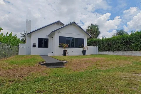 1683 NE 168th St, North Miami Beach FL 33162