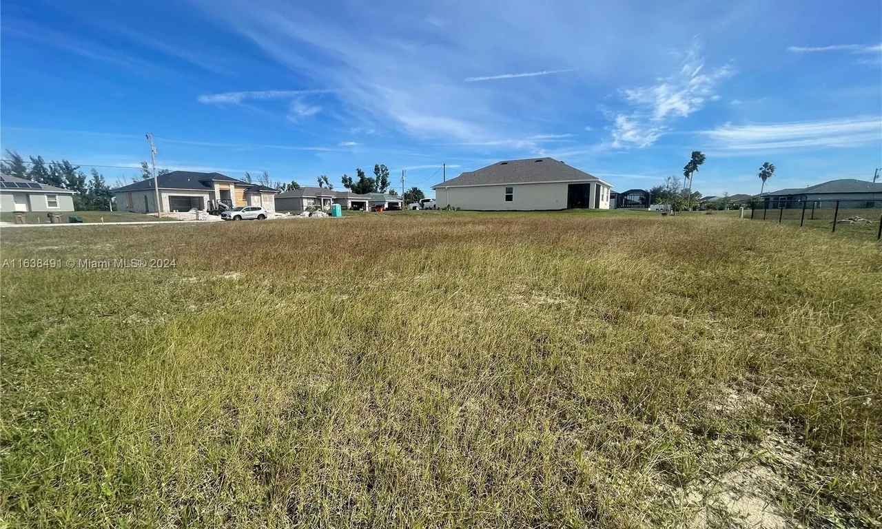 1810 NW 20TH ST, Cape Coral FL 33993