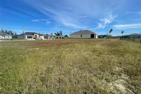 1810 NW 20TH ST, Cape Coral FL 33993