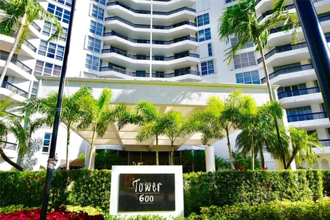 3400 NE 192nd St # 208, Aventura FL 33180