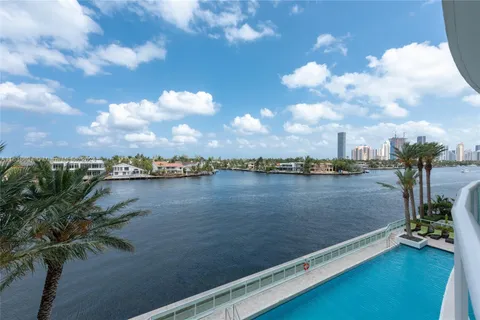 20201 E Country Club Dr # 405, Aventura FL 33180