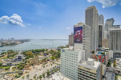 244 Biscayne Blvd # 2309, Miami FL 33132