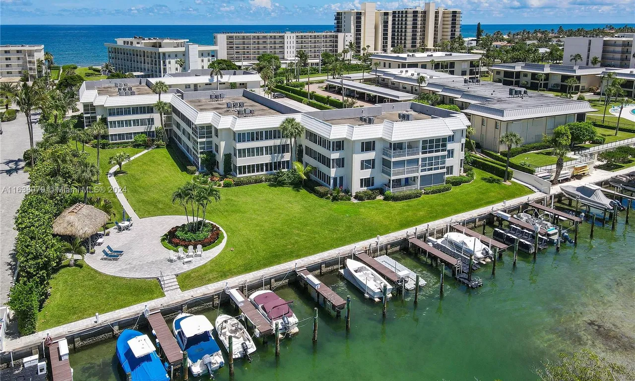 325 Beach Rd # 301, Tequesta FL 33469