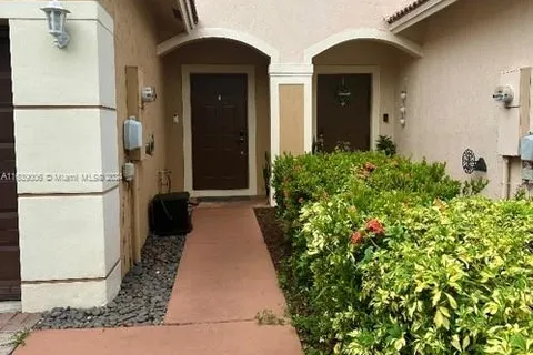 8832 S Isles Cir, Tamarac FL 33321