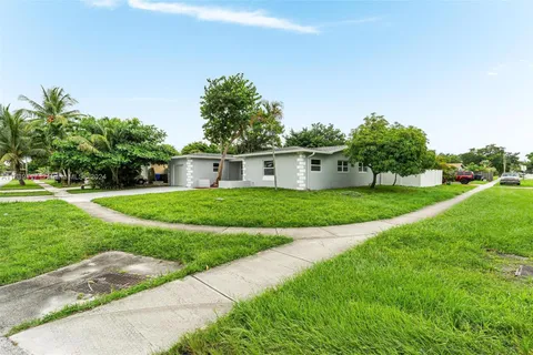 6451 SW 7th Ct, North Lauderdale FL 33068