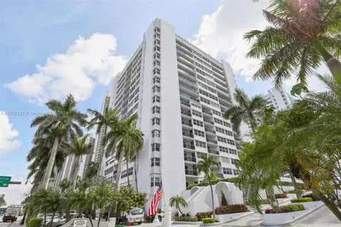 1880 S Ocean Dr, Hallandale Beach FL 33009