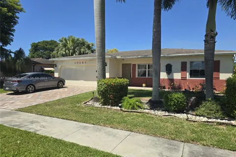 10935 Gable St, Boca Raton FL 33428