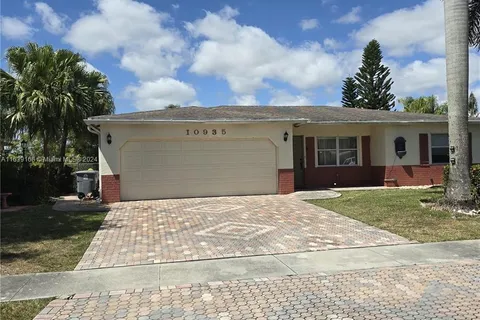 10935 Gable St, Boca Raton FL 33428