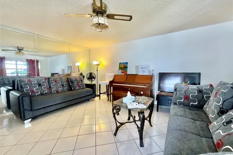 371 Burgundy H # H, Delray Beach FL 33484