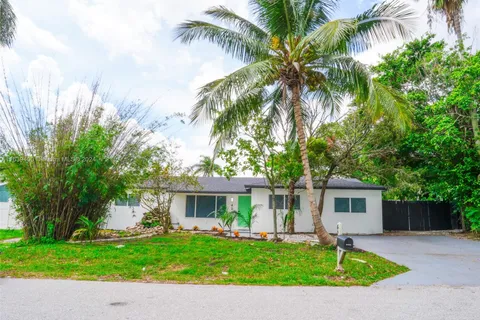 424 SW 7th Ct, Boynton Beach FL 33435