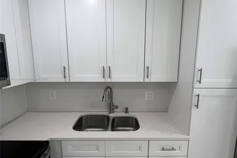 822 Avenida Hermosa # 0, West Palm Beach FL 33405