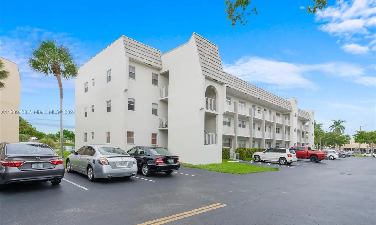 8350 Sunrise Lakes Blvd # 304, Sunrise FL 33322