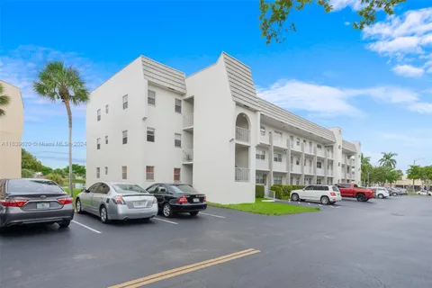 8350 Sunrise Lakes Blvd # 304, Sunrise FL 33322