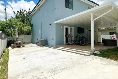 808 SW 6th St, Florida City FL 33034