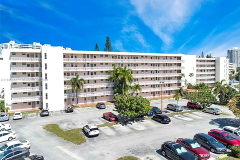 2903 Point East Dr # K207, Aventura FL 33160