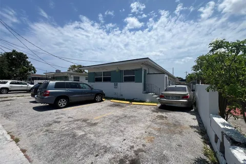 2150 NW 24th St, Miami FL 33142