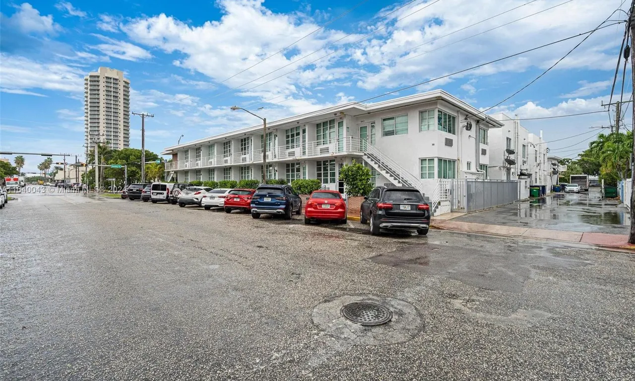 300 74th St # 8, Miami Beach FL 33141