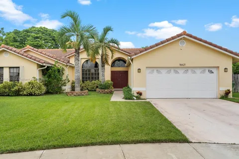 16621 Royal Poinciana Ct, Weston FL 33326