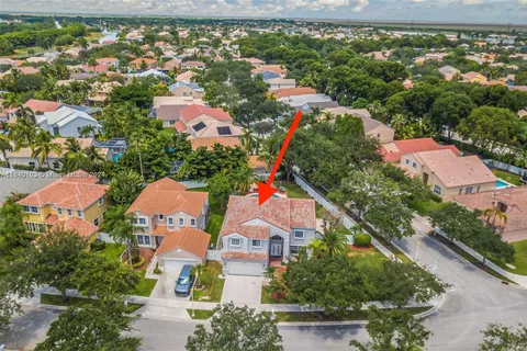 527 Cascade Falls Dr, Weston FL 33327