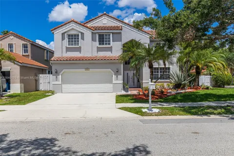 527 Cascade Falls Dr, Weston FL 33327