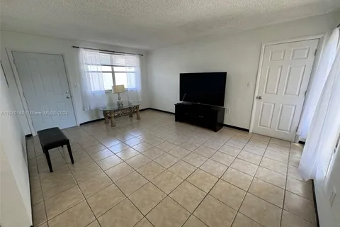 1850 NE 169th St # 212, North Miami Beach FL 33162