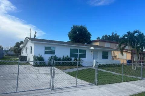 1641 NW 155th St, Miami Gardens FL 33054