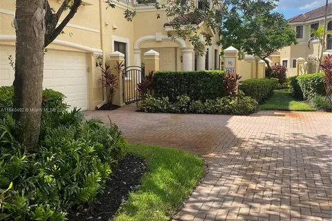 1624 Passion Vine Cir # 2, Weston FL 33326