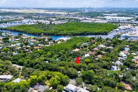 2390 SW 29th Way, Fort Lauderdale FL 33312