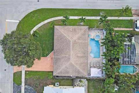 1379 SE 3rd Ter, Deerfield Beach FL 33441