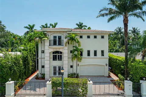 3061 N Bay Rd, Miami Beach FL 33140