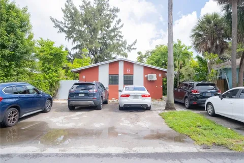 813 SW 29th St, Fort Lauderdale FL 33315