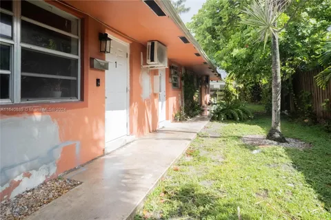 813 SW 29th St, Fort Lauderdale FL 33315