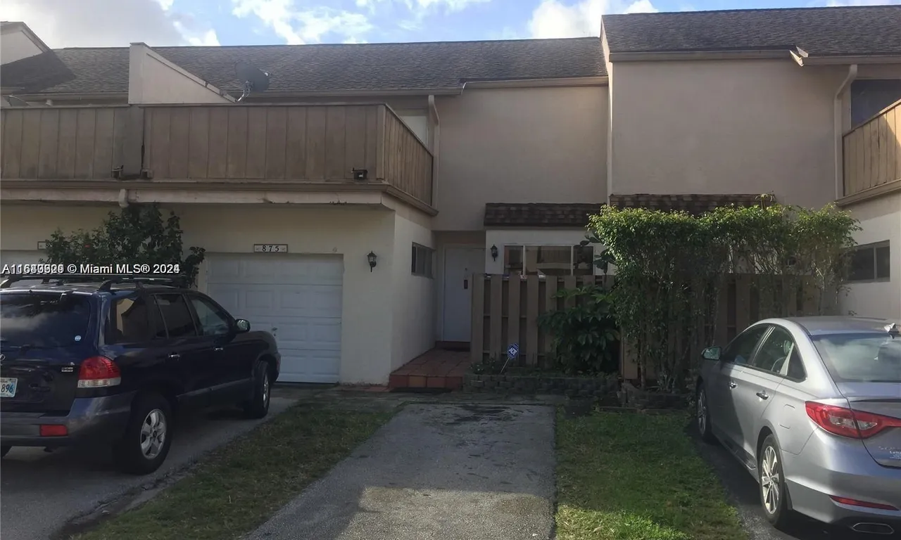 875 NW 81st Way # 6, Plantation FL 33324