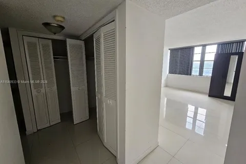 18021 Biscayne Blvd # 402, Aventura FL 33160