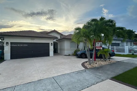 5224 SW 159th Ct, Miami FL 33185