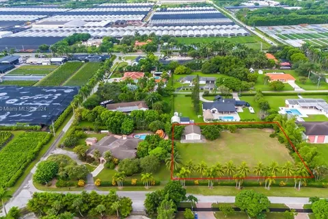 16500 SW 197 ter, Miami FL 33187