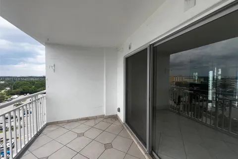 3800 Hillcrest Dr # 921, Hollywood FL 33021