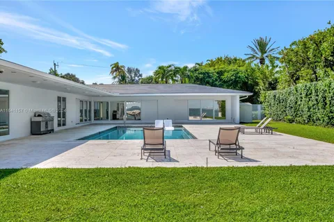 200 Harbor Dr, Key Biscayne FL 33149