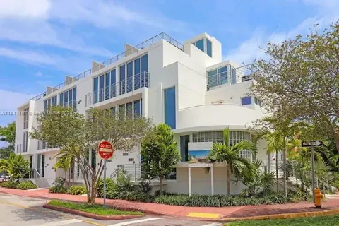 8143 Harding Ave, Miami Beach FL 33141