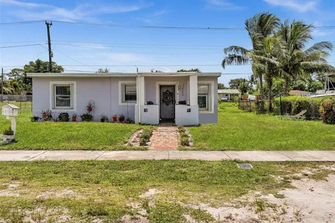 2440 NW 155th Ter, Miami Gardens FL 33054